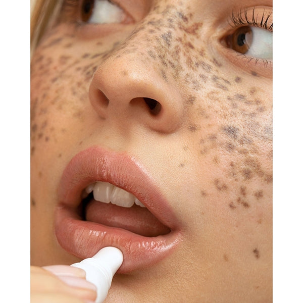 ILIA Beauty - Lip Wrap Reviving Balm - Lucid - Model 2