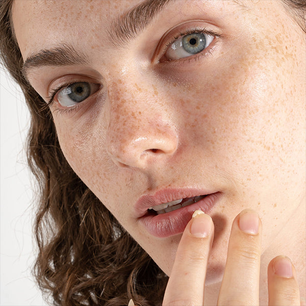 Haeckels - Vitamin E Lip Balm - Mood shot 2