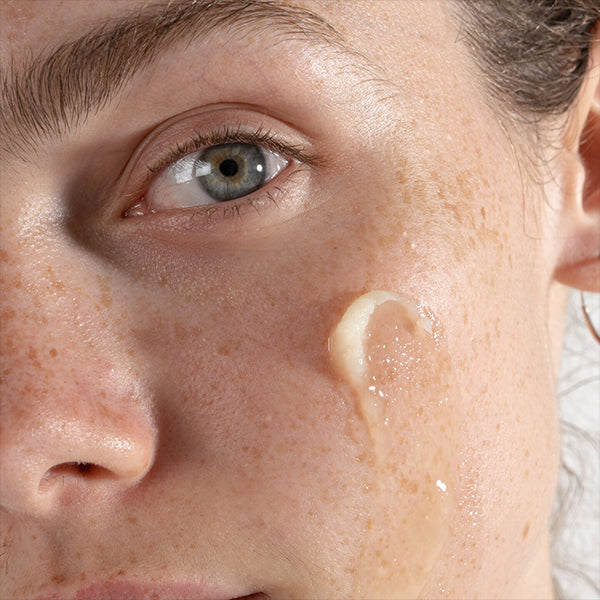 Haeckels - Prebiotic Cleansing Balm - Mood shot 1
