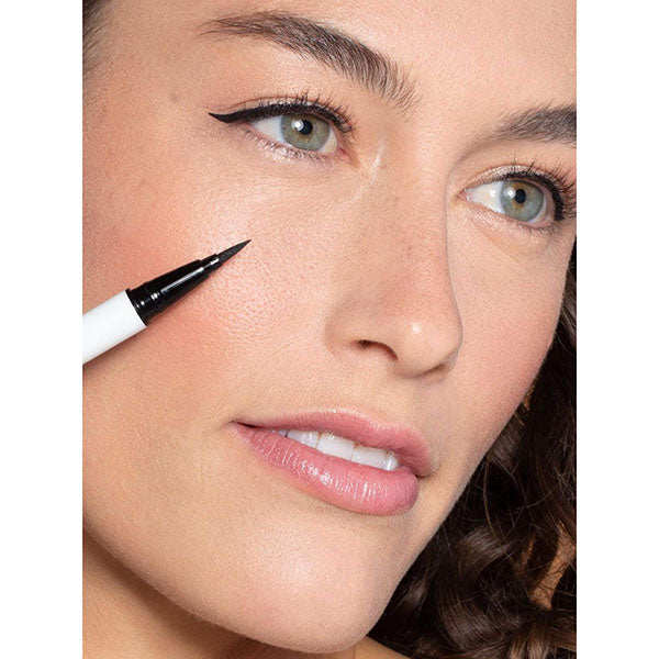 ILIA Beauty - Clean Line Liquid Liner - Model 1