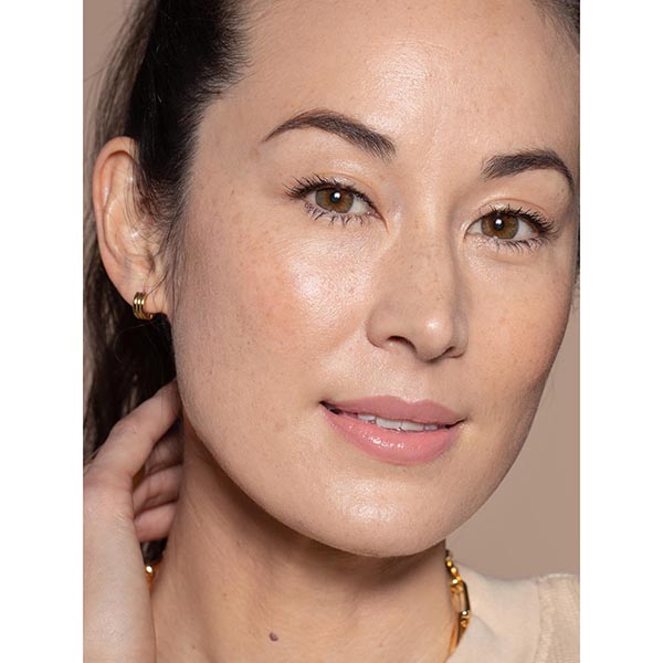 ILIA Beauty - Balmy Gloss Tinted Lip Oil  - Model 1
