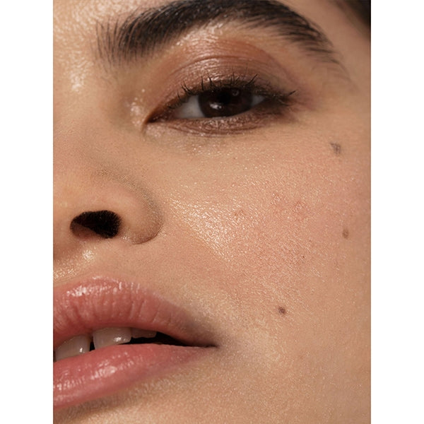 ILIA Beauty - Blue Light Face Mist - Model 1