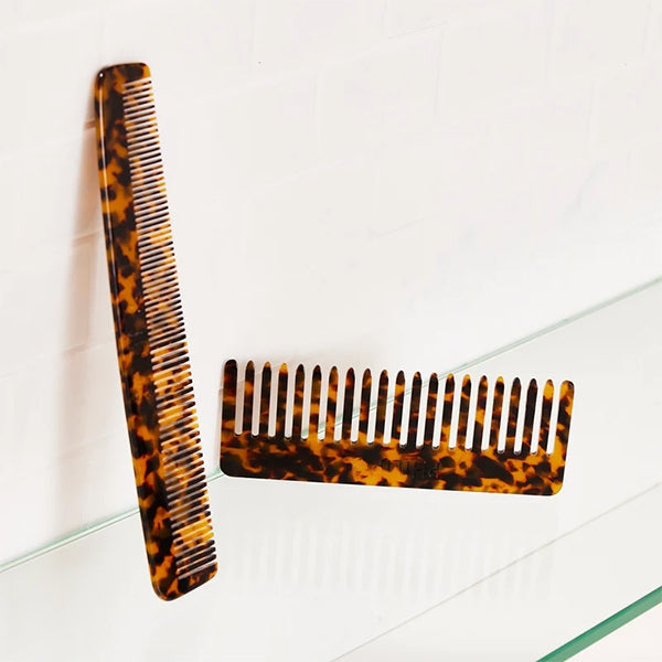 Philip B - Detangling Comb - Mood shot
